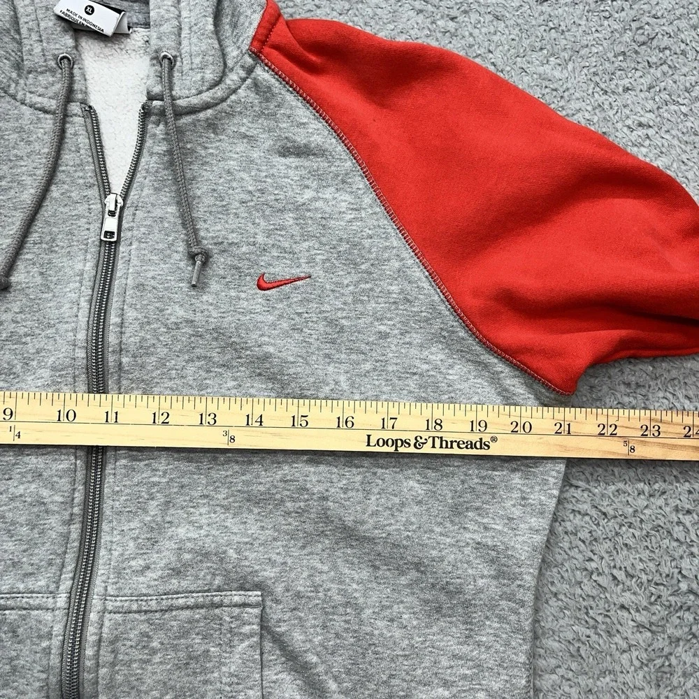Nike Full Zip Hoodie Womens XL Gray Red Sleeves Red Swoosh Drawstring Athleisure